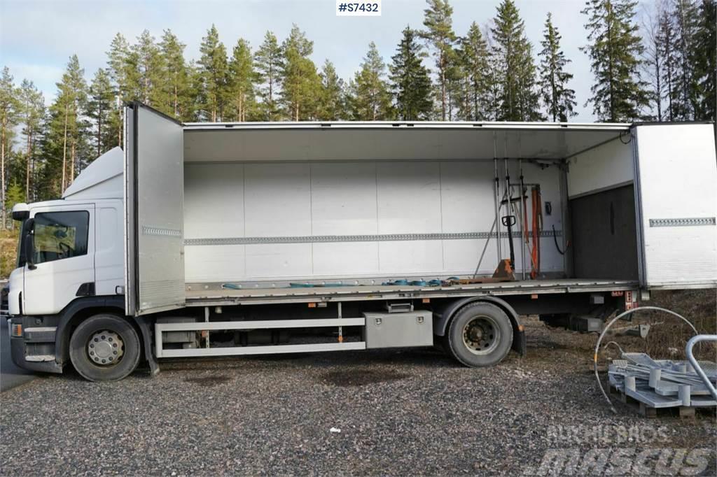 Scania P360 med openable left side Фургони