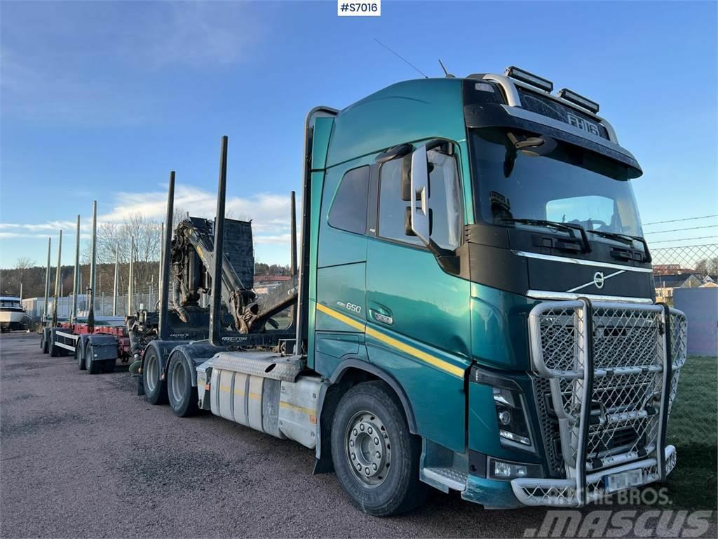 Volvo FH16 Timber truck with trailer and crane Лісовози