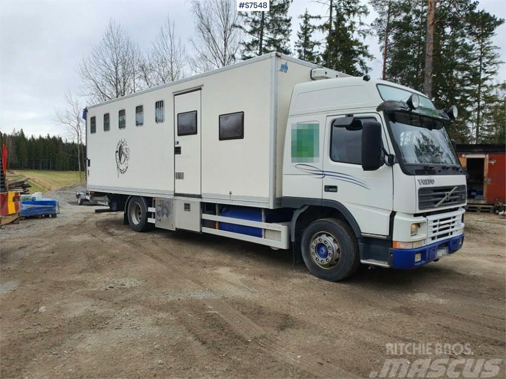 Volvo FM7 Автотранспорт для перевезення тварин
