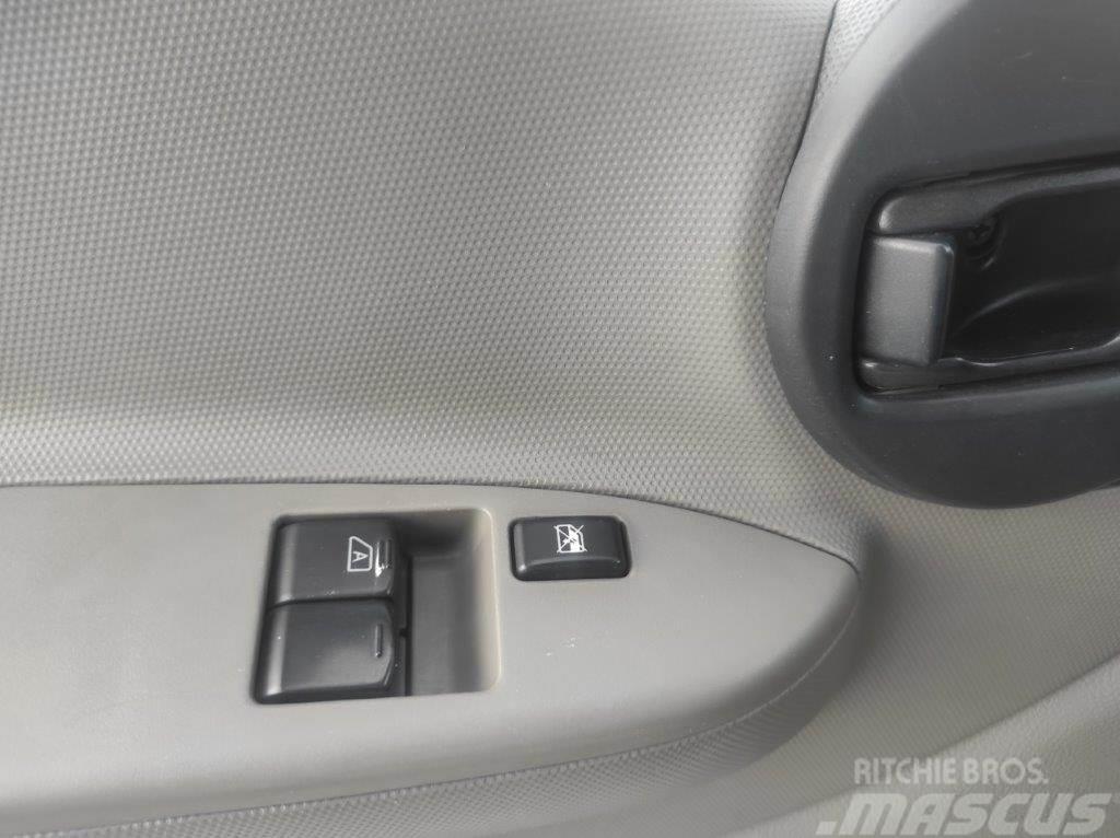 Nissan Cabstar 35.12/3 Cabina Abatible Comfort Панельні фургони