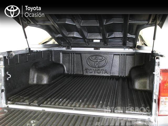 Toyota Hilux Cabina Doble VX Панельні фургони