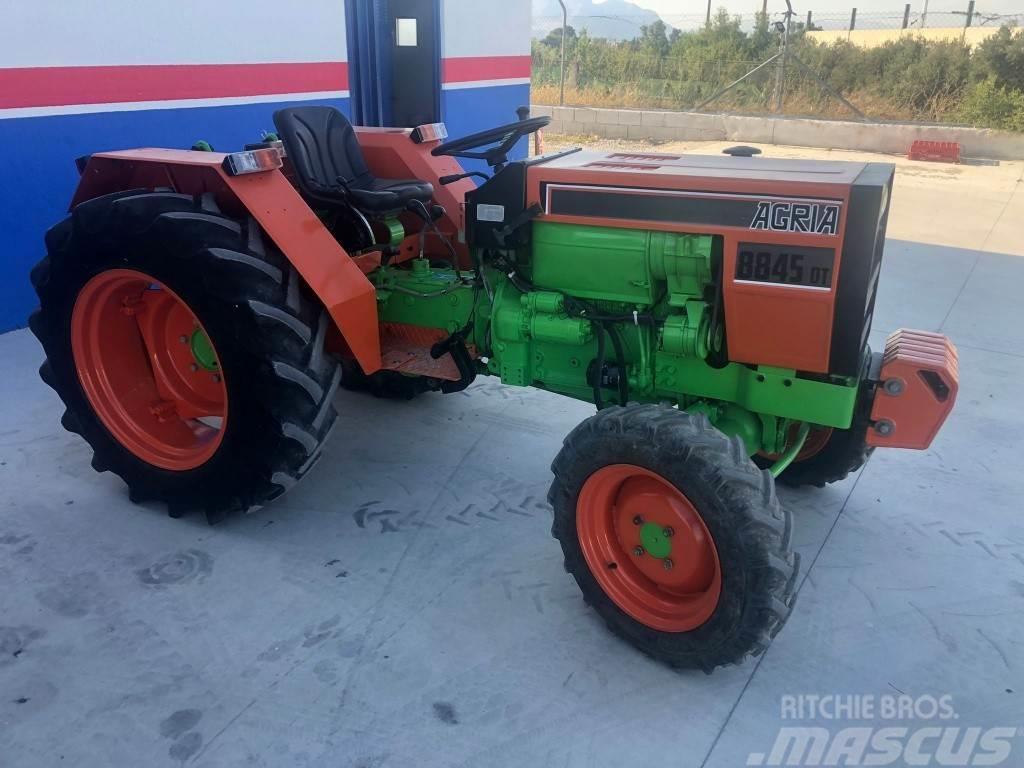  TRACTOR AGRIA 8845 45CV. Трактори