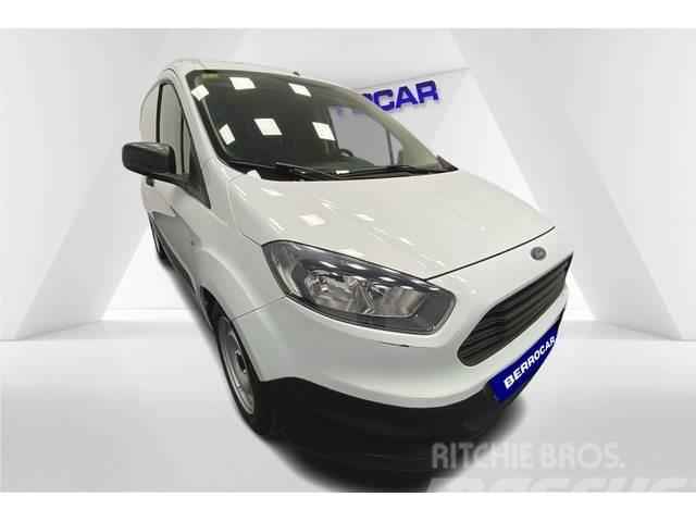 Ford Transit Courier Панельні фургони