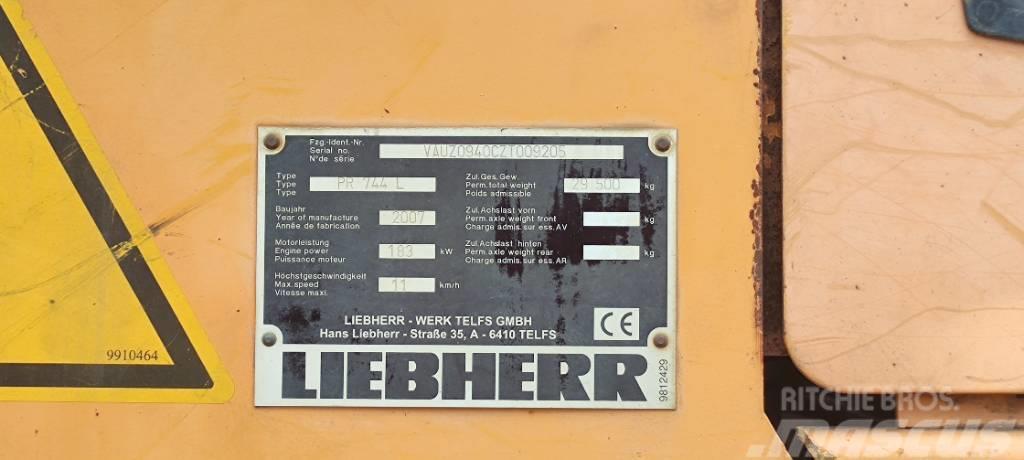 Liebherr PR 744 L Гусеничні бульдозери