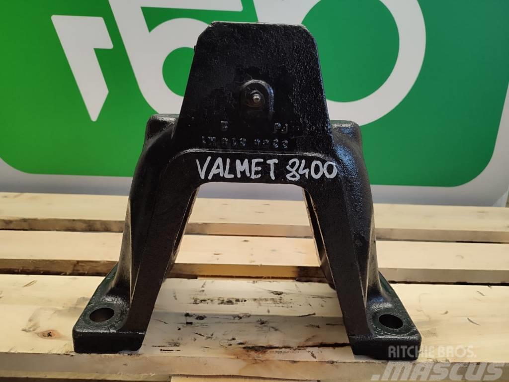 Valmet Front axle support 3388313M1 VALMET 8400 Шасі