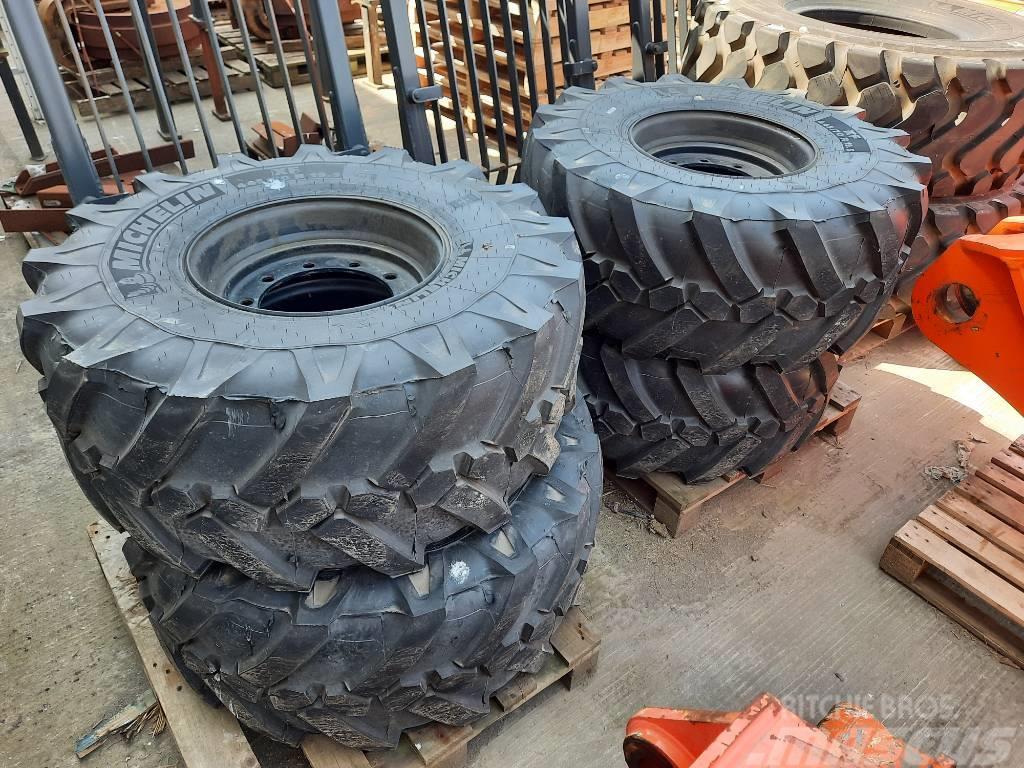 Michelin XF Tyres & Rims (set of 4) Колісні екскаватори