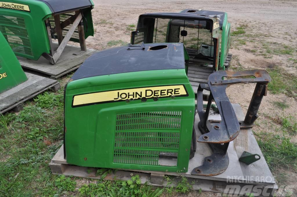 John Deere 810E F645212 Кабіна