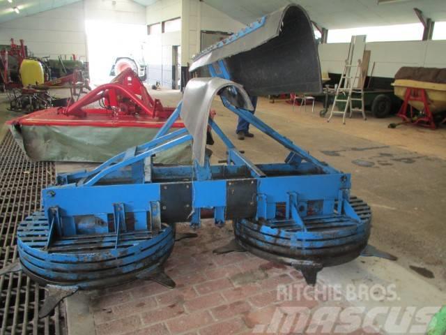  Siloverteiler Traktor Інше обладнання для фуражних комбайнів