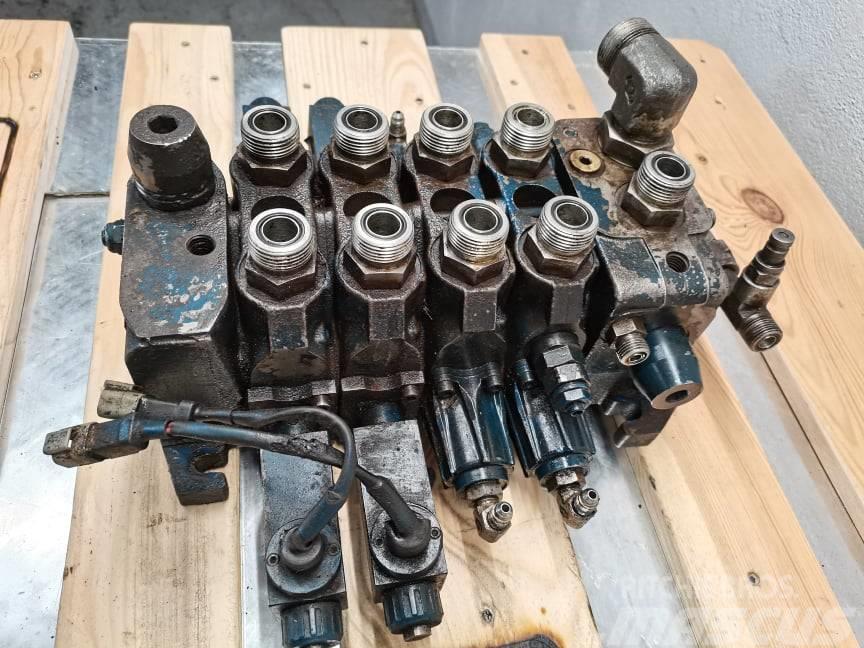 New Holland LM 732 {hydraulic valves Rexroth ASX01} Гідравліка