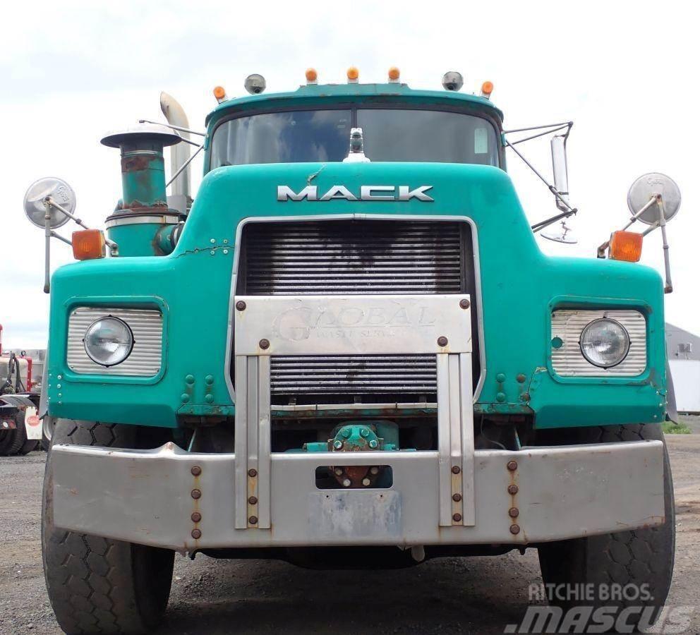 Mack RB688S Вантажівки з гаковим підйомом