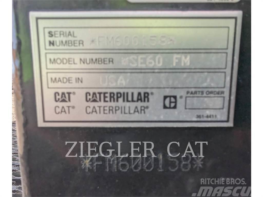 CAT AP1055 Асфальтовкладачі