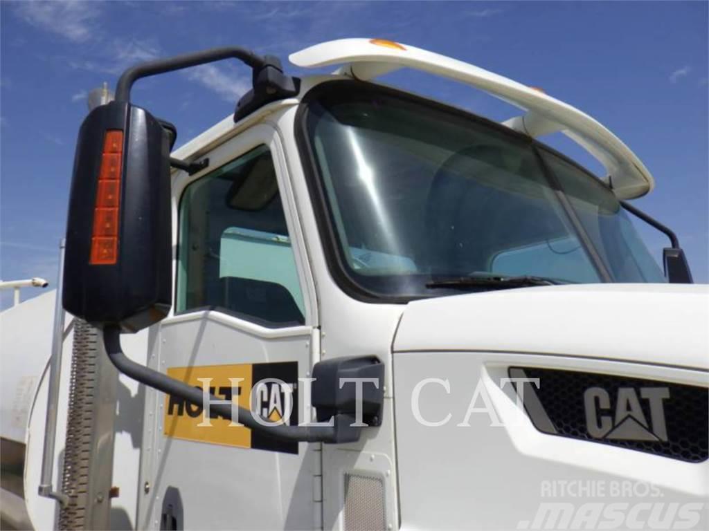 CAT CT660S Вантажівки-цистерни