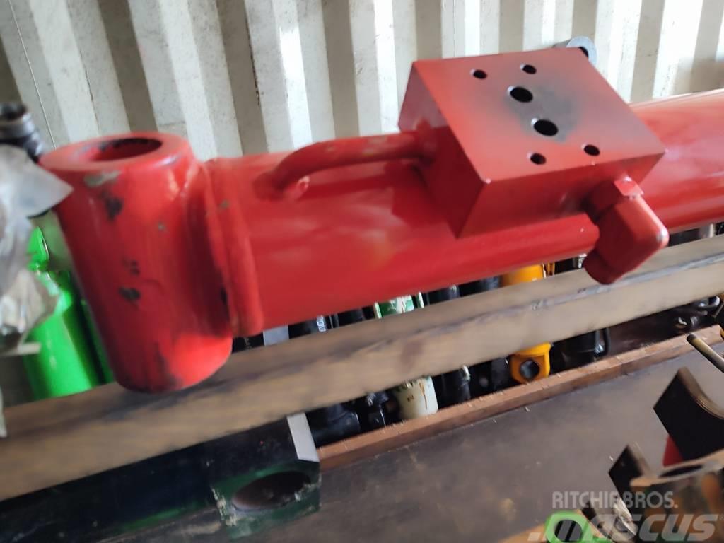 Manitou MVT 1337 arm extension hydraulic cylinder Гідравліка