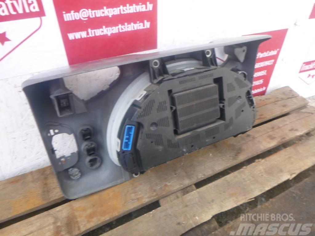 Iveco Stralis Dashboard 504025356 Кабіни