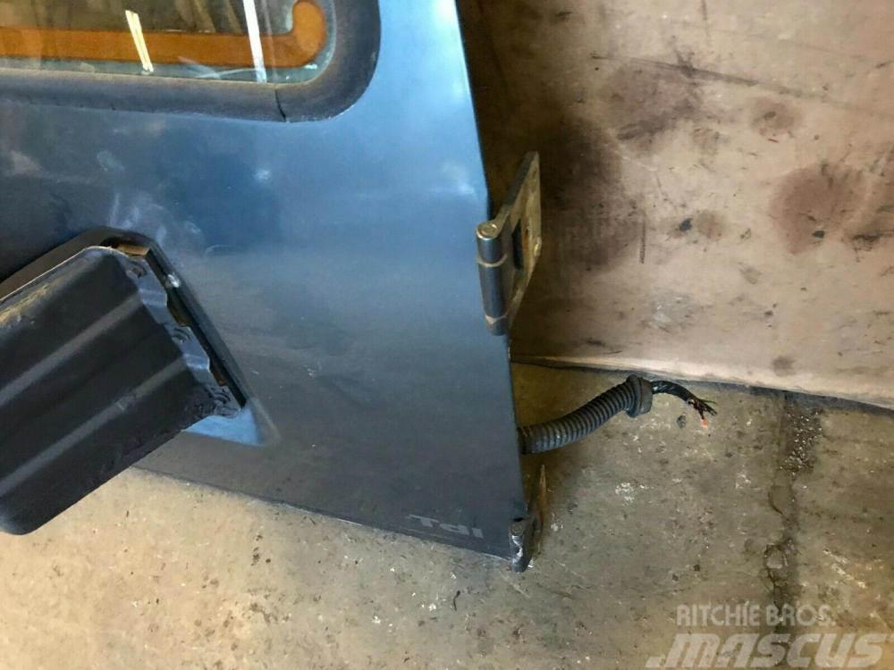 Land Rover Discovery 300 TDi rear door complete £90 Інше