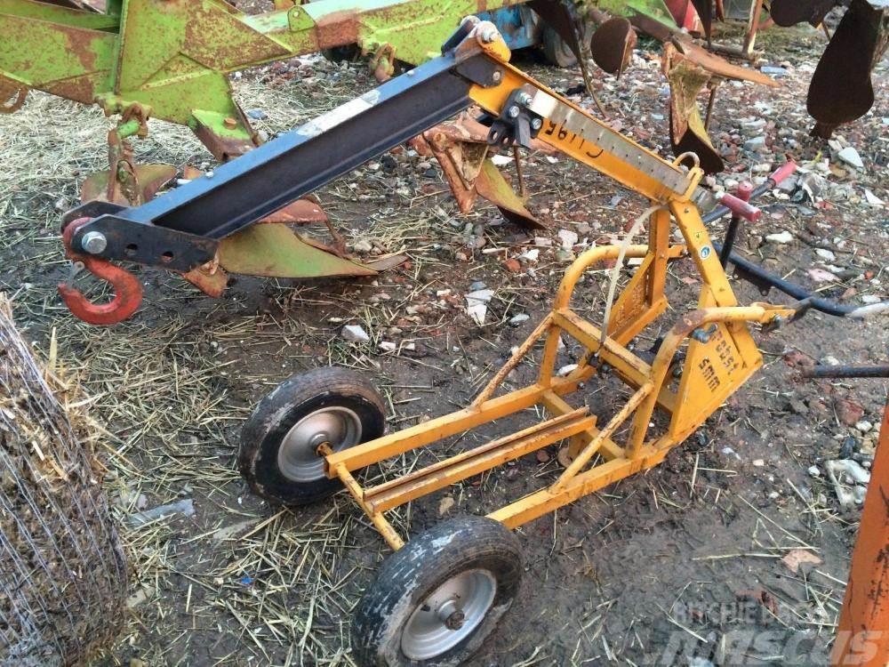 Probst manual operated wheeled hydraulic crane £250 plus  Інше обладнання