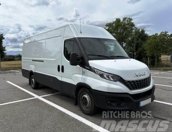 Iveco Daily 35S18 (3D) Фургони