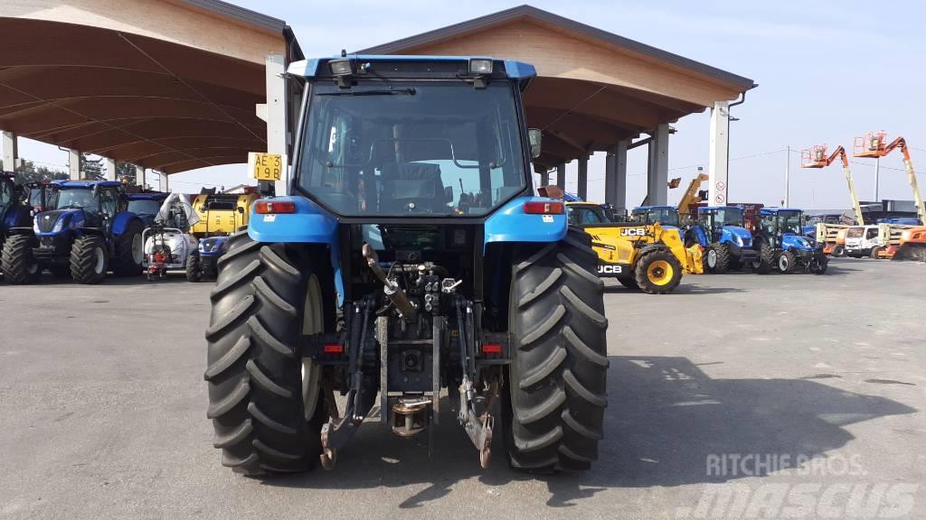 Ford / New Holland 8340 Трактори