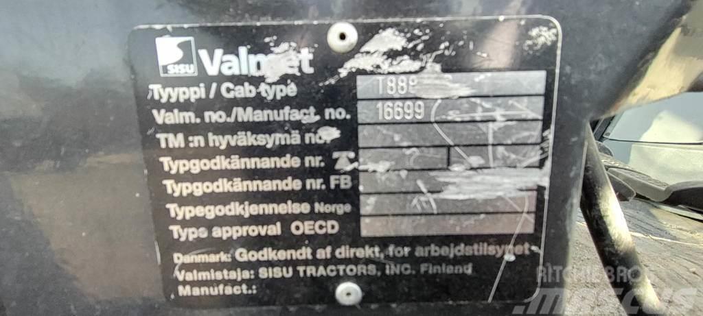 Valmet 8750-4-4x4/275 Трактори