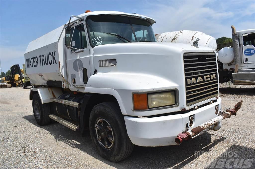 Mack CH613 Вантажівки-цистерни