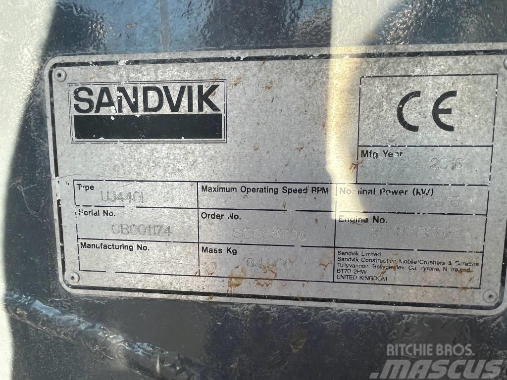 Sandvik UJ 440 i Мобільні дробарки