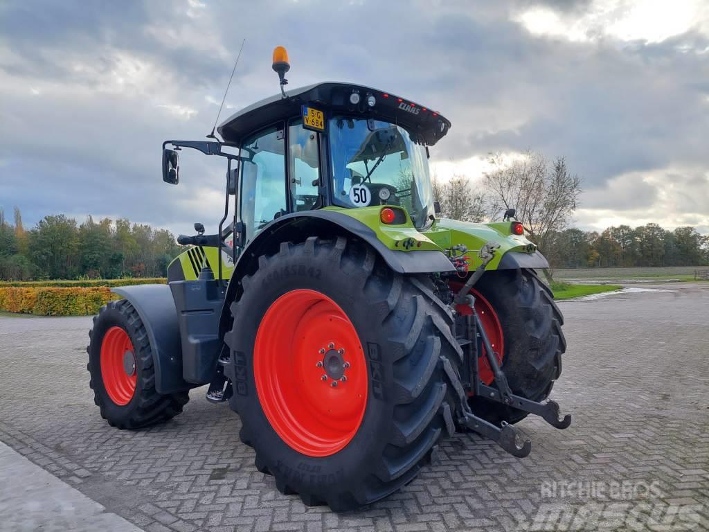 CLAAS Arion 650 C-Matic Трактори