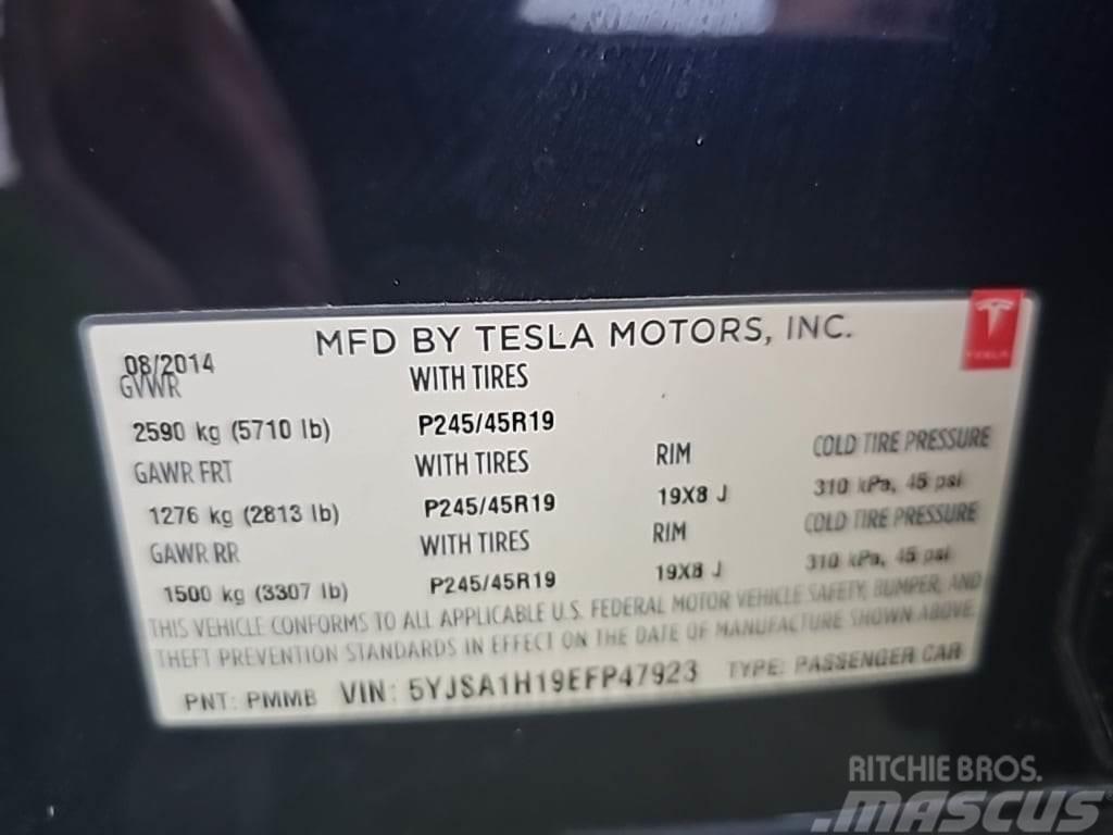 Tesla Model S Автомобілі