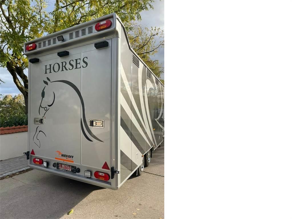 Blomenröhr / Niehoff 4-5 Pferde und Wohnung Напівпричепи для транспортування тварин