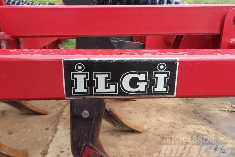 Ilgi 13 Tine Chisel Plough with Roller Вантажівки / спеціальні