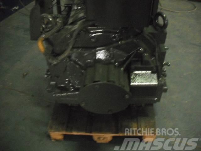 Komatsu HD605-7 gearbox Transmission Кар`єрні самоскиди