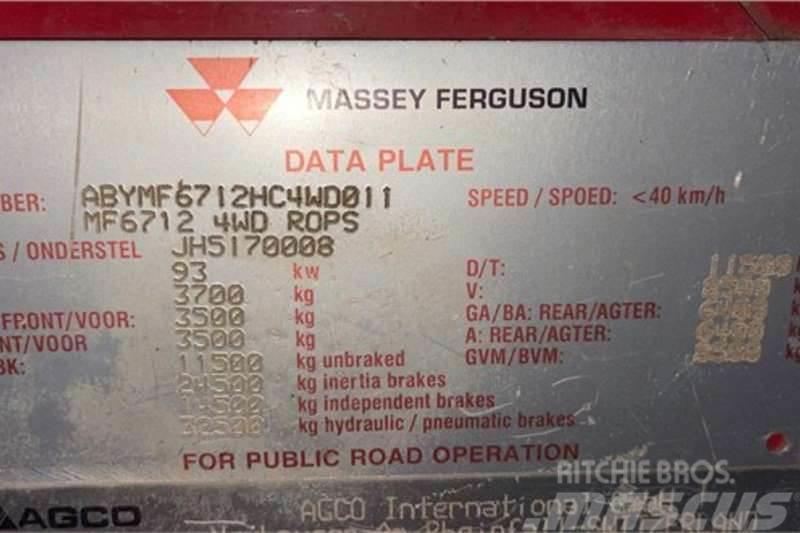 Massey Ferguson 6712 Трактори