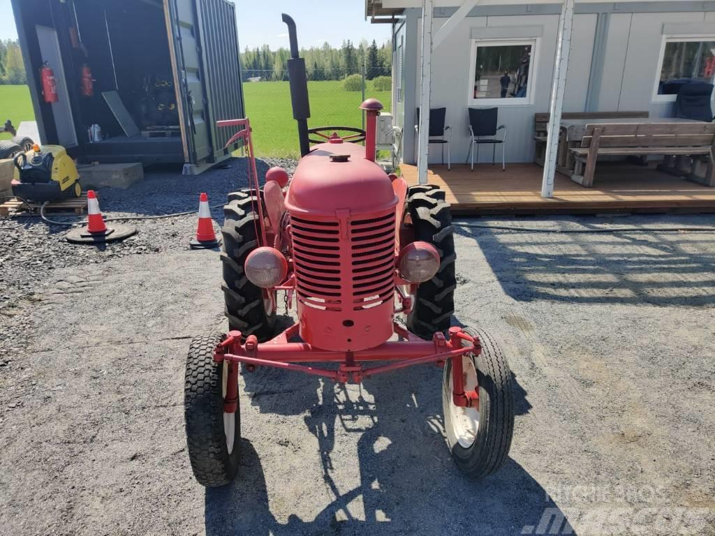 Massey Ferguson Harris traktori Трактори