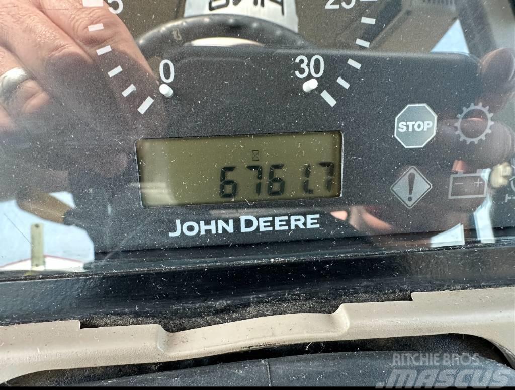 John Deere TRACTOR 6115D Трактори
