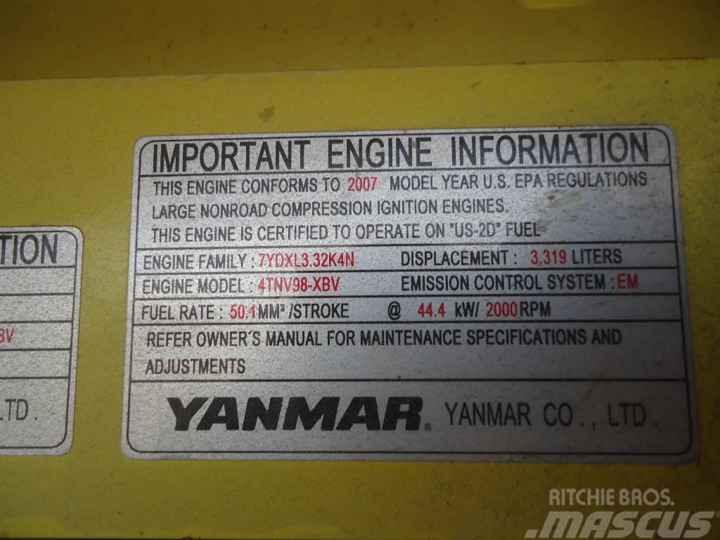 Yanmar B7-5A Середні екскаватори 7т. - 12т.