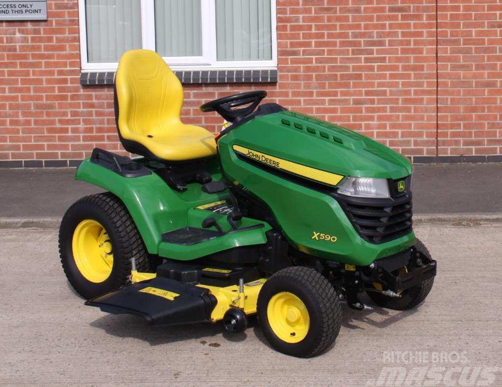 John Deere X 590 Ride on lawn tractor Самохідні газонокосарки