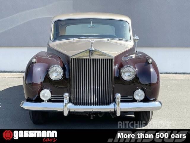 Rolls Royce Phantom V Saloon Coupe, by James Young Matching Вантажівки / спеціальні