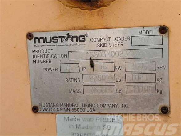 Mustang 2074 Міні-навантажувачі