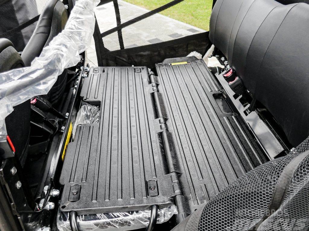 John Deere Gator™ XUV855M S4 Тягачі колісні