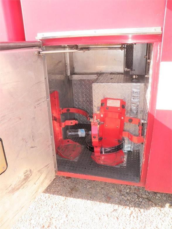 E-one COMMERCIAL CHASSIS Пожежні машини та устаткування