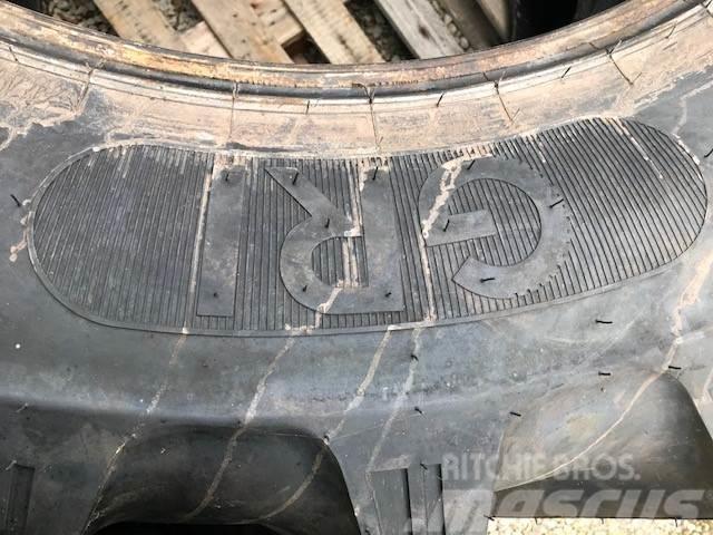  Rear Tyres Колеса
