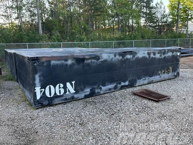  Quantity of (3) 20 ft x 10 ft x 4 ft Work Barge Bo Човни / баржі
