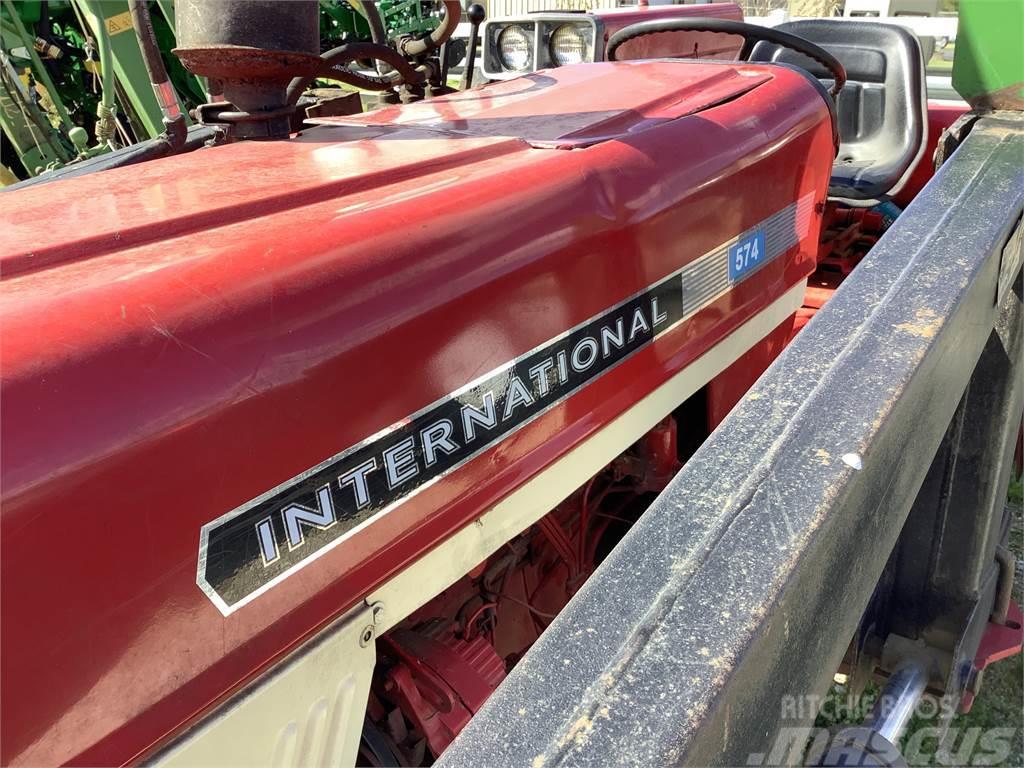 International 574 Трактори
