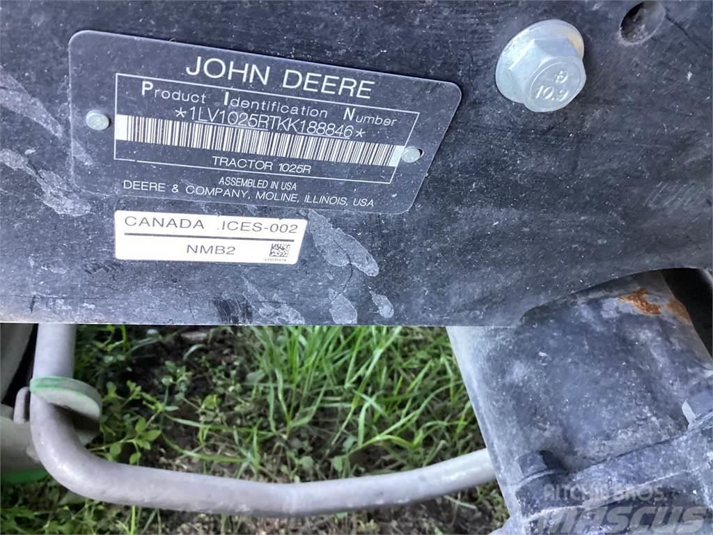 John Deere 1025R Трактори