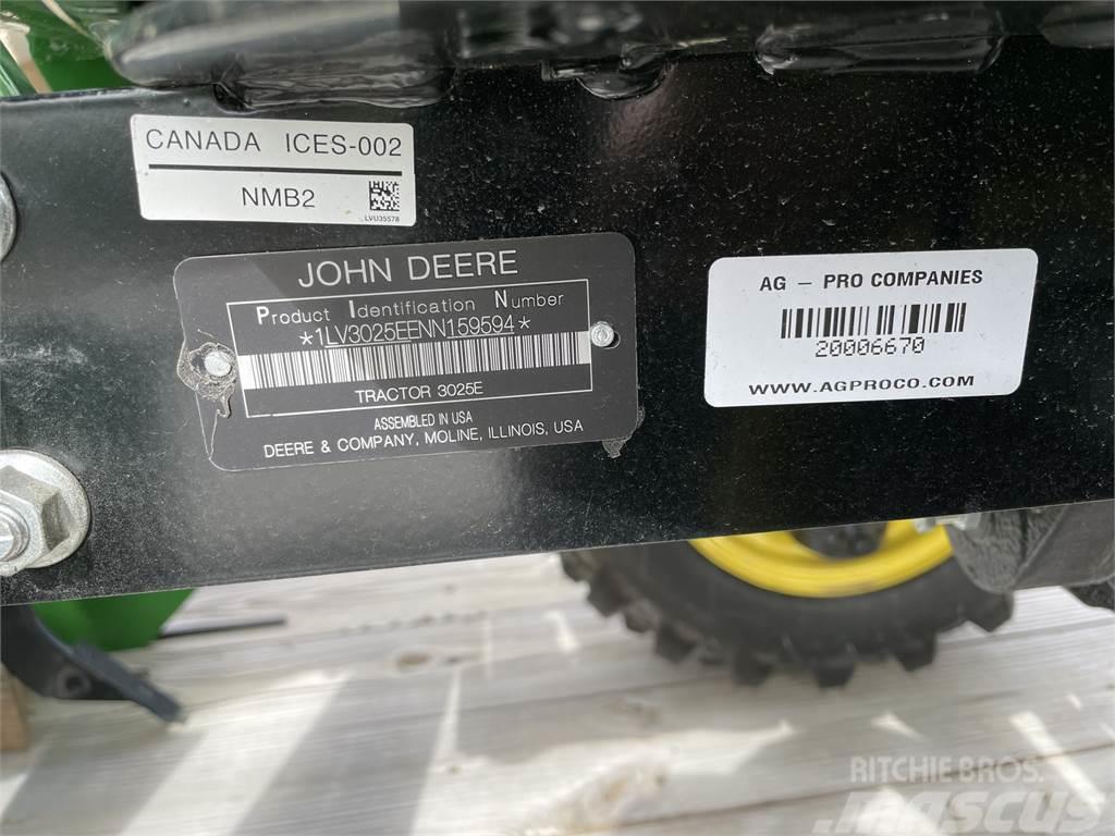 John Deere 3025E Трактори