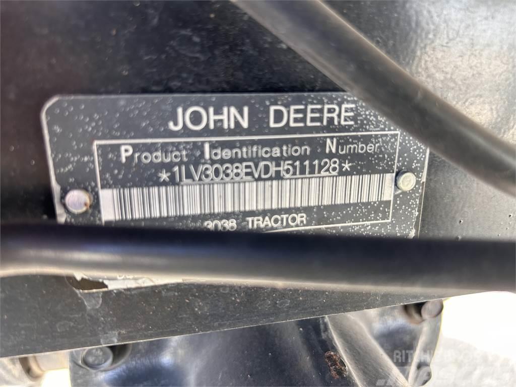 John Deere 3038E Трактори