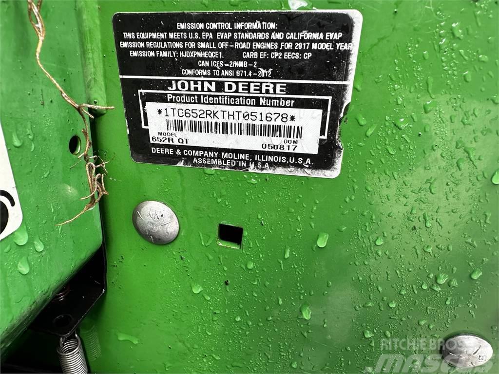 John Deere 652R Самохідні газонокосарки