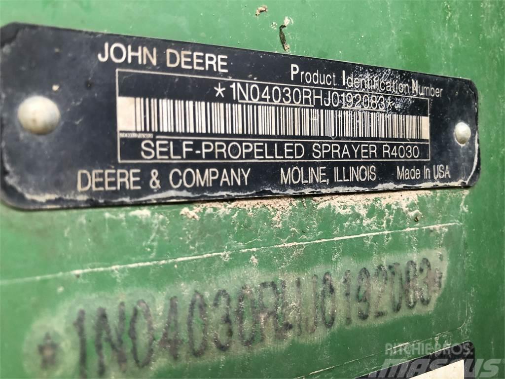John Deere R4030 Причіпні обприскувачі