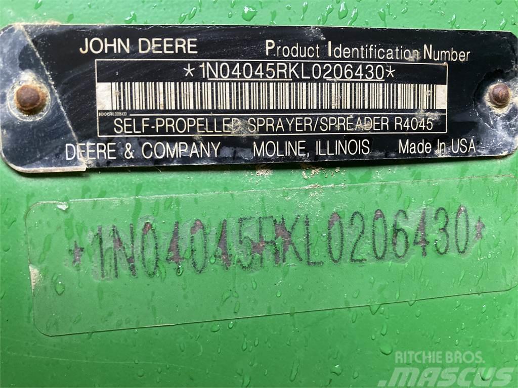 John Deere R4045 Причіпні обприскувачі