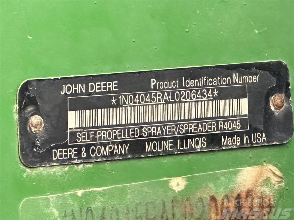 John Deere R4045 Причіпні обприскувачі