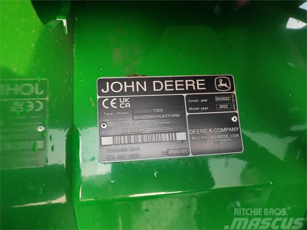 John Deere T670 Зернозбиральні комбайни